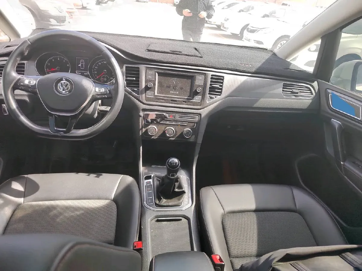 2018 Volkswagen Golf Sportsvan 1.4T 131HP L4 5MT,autocango,china used car exporter,china ev exporter,chinese used car exporter,chinese used ev exporter
