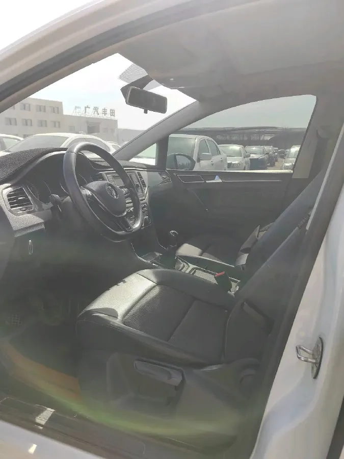 2018 Volkswagen Golf Sportsvan 1.4T 131HP L4 5MT,autocango,china used car exporter,china ev exporter,chinese used car exporter,chinese used ev exporter