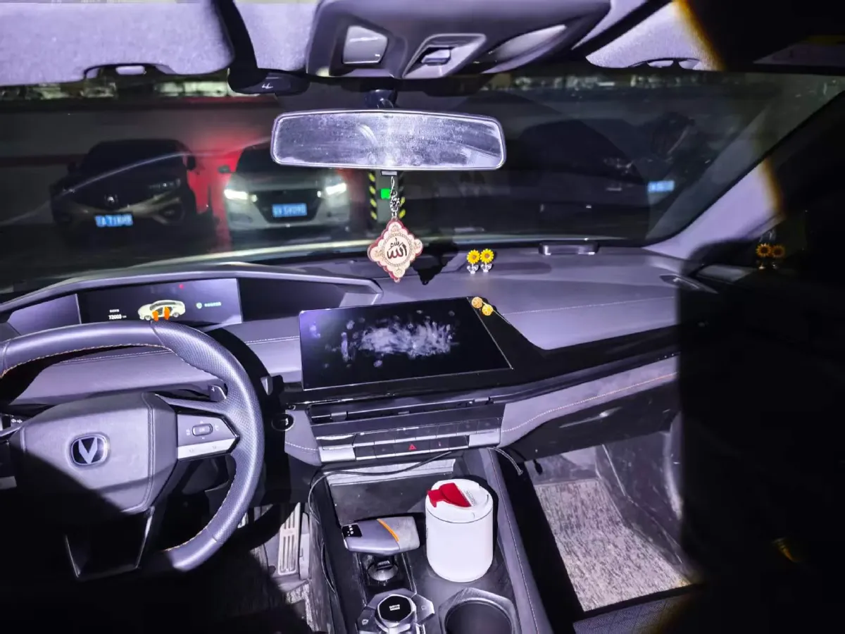 2022 ChangAn UNI-V 2.0T 233HP L4 8AT,autocango,china used car exporter,china ev exporter,chinese used car exporter,chinese used ev exporter