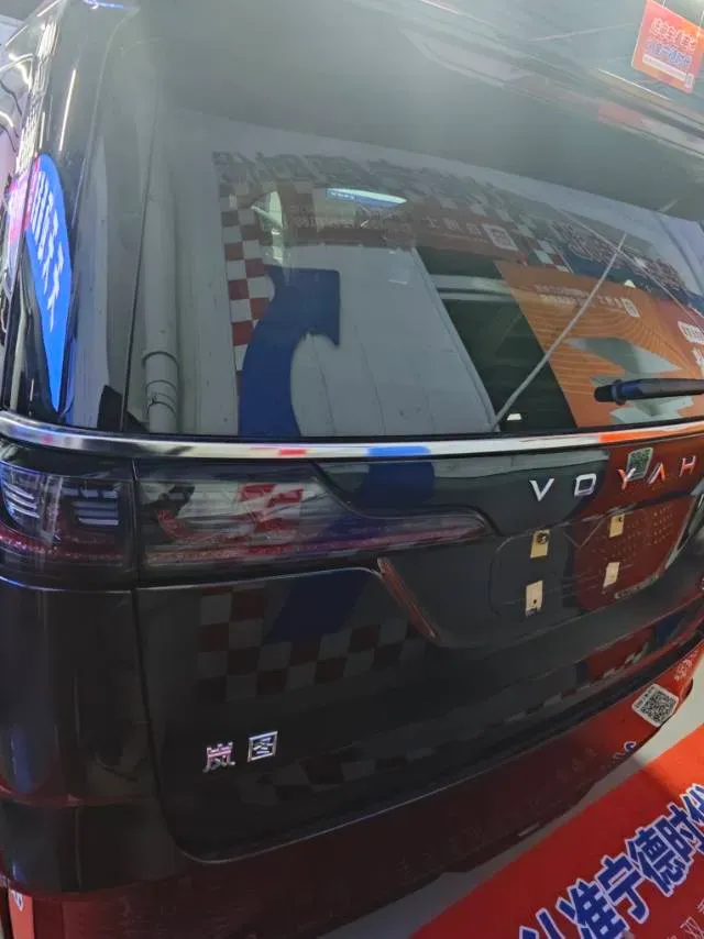 2025 Voyah Dream BEV 108.7KWH,autocango,china used car exporter,china ev exporter,chinese used car exporter,chinese used ev exporter