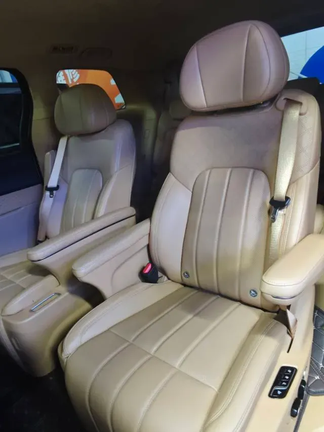 2025 Voyah Dream BEV 108.7KWH,autocango,china used car exporter,china ev exporter,chinese used car exporter,chinese used ev exporter