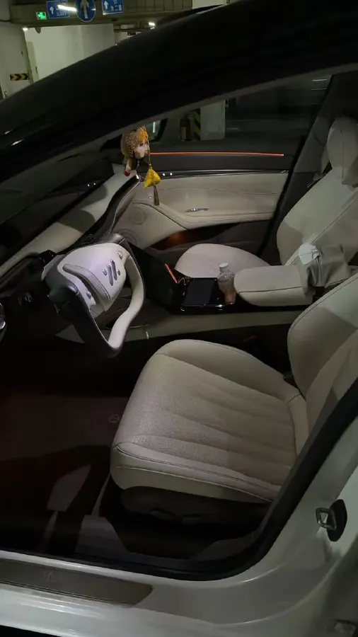 2022 IM L7 BEV 90KWH,autocango,china used car exporter,china ev exporter,chinese used car exporter,chinese used ev exporter