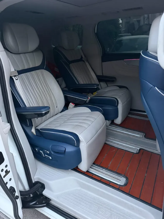 2021 Roewe iMAX8 2.0T 234HP L4 8AT,autocango,china used car exporter,china ev exporter,chinese used car exporter,chinese used ev exporter