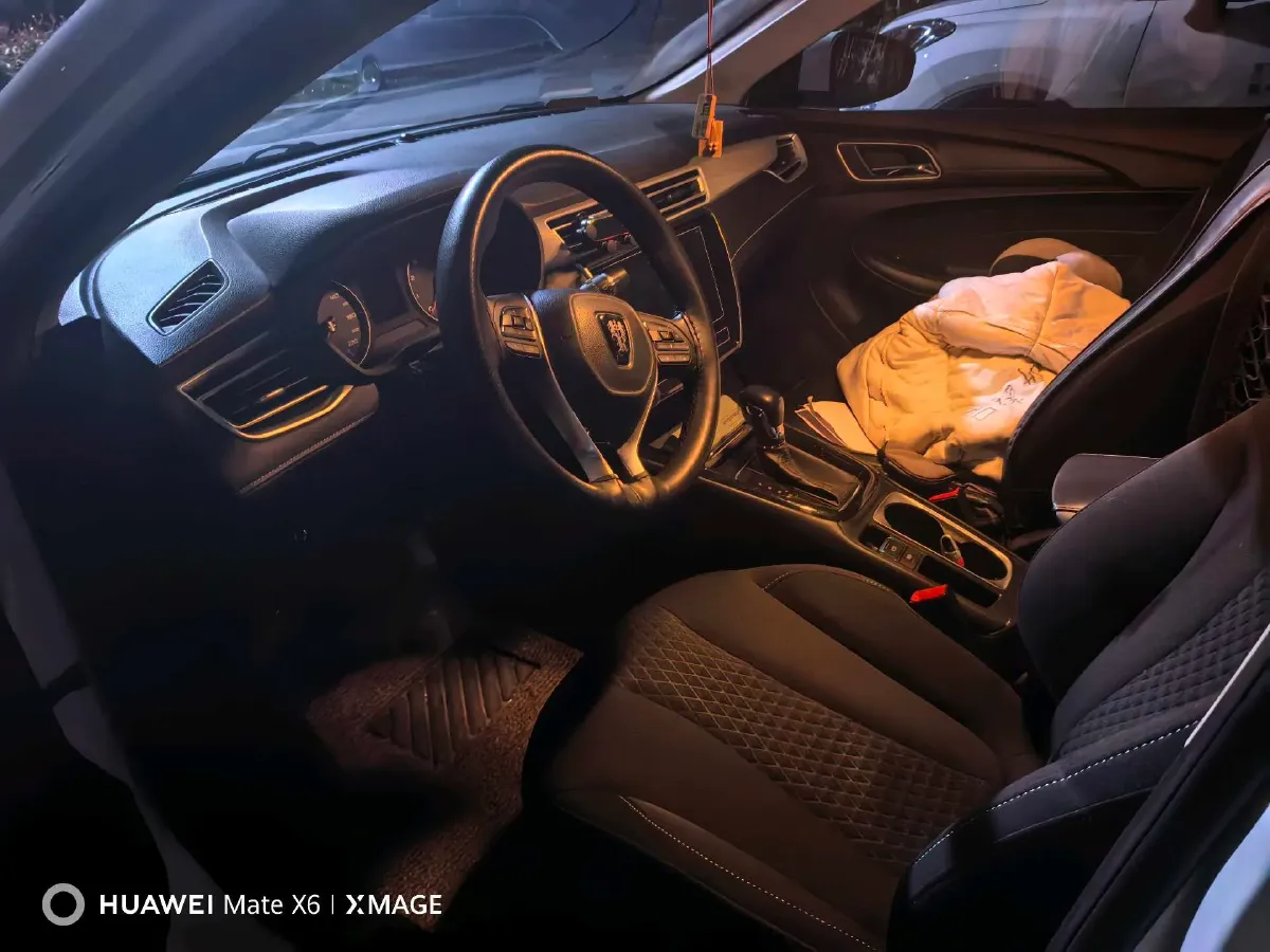 2020 Roewe i5 1.5L 120HP L4 CVT,autocango,china used car exporter,china ev exporter,chinese used car exporter,chinese used ev exporter