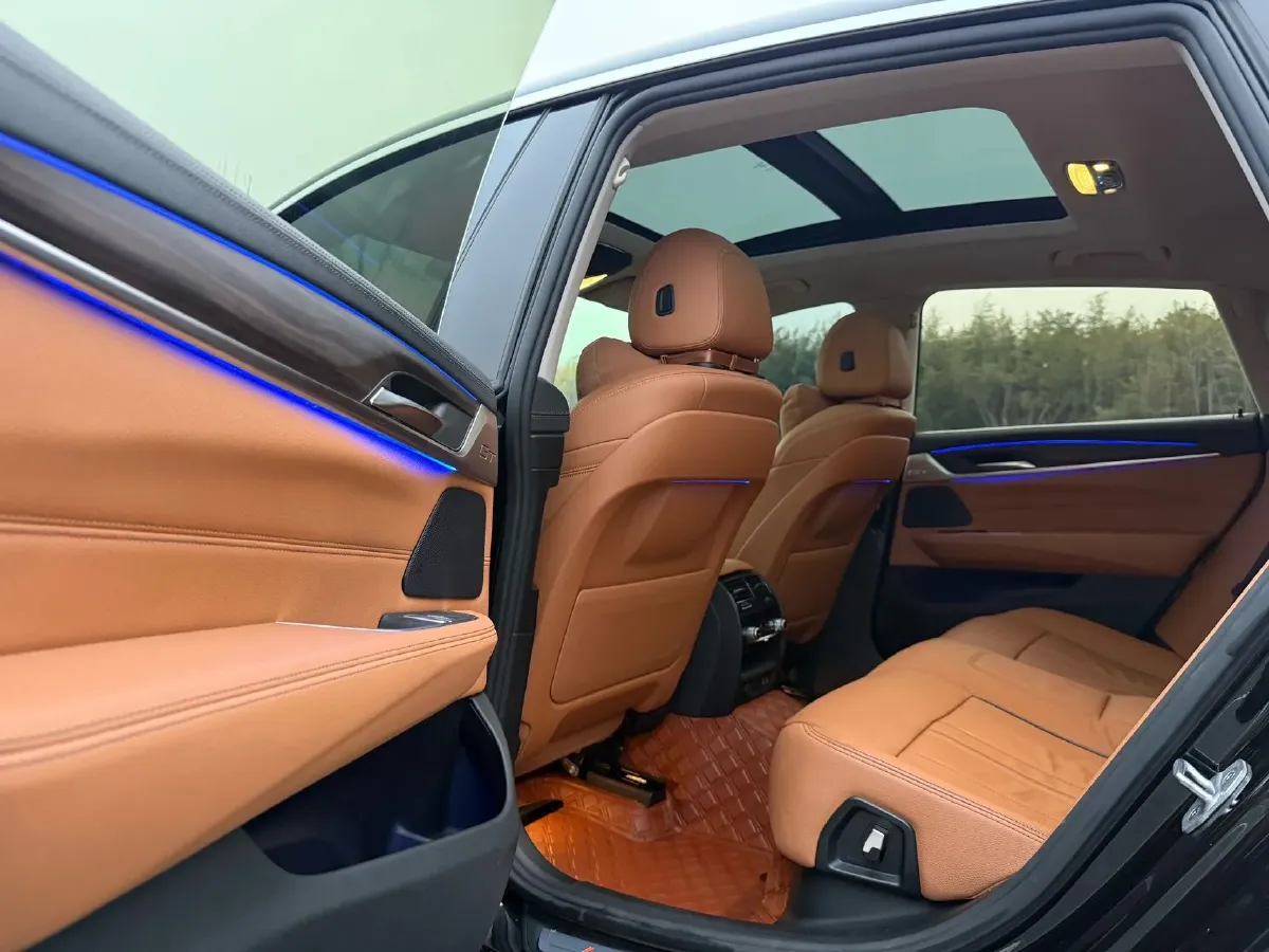 2022 BMW 6 Series GT 2.0T 245HP L4 8AT,autocango,china used car exporter,china ev exporter,chinese used car exporter,chinese used ev exporter