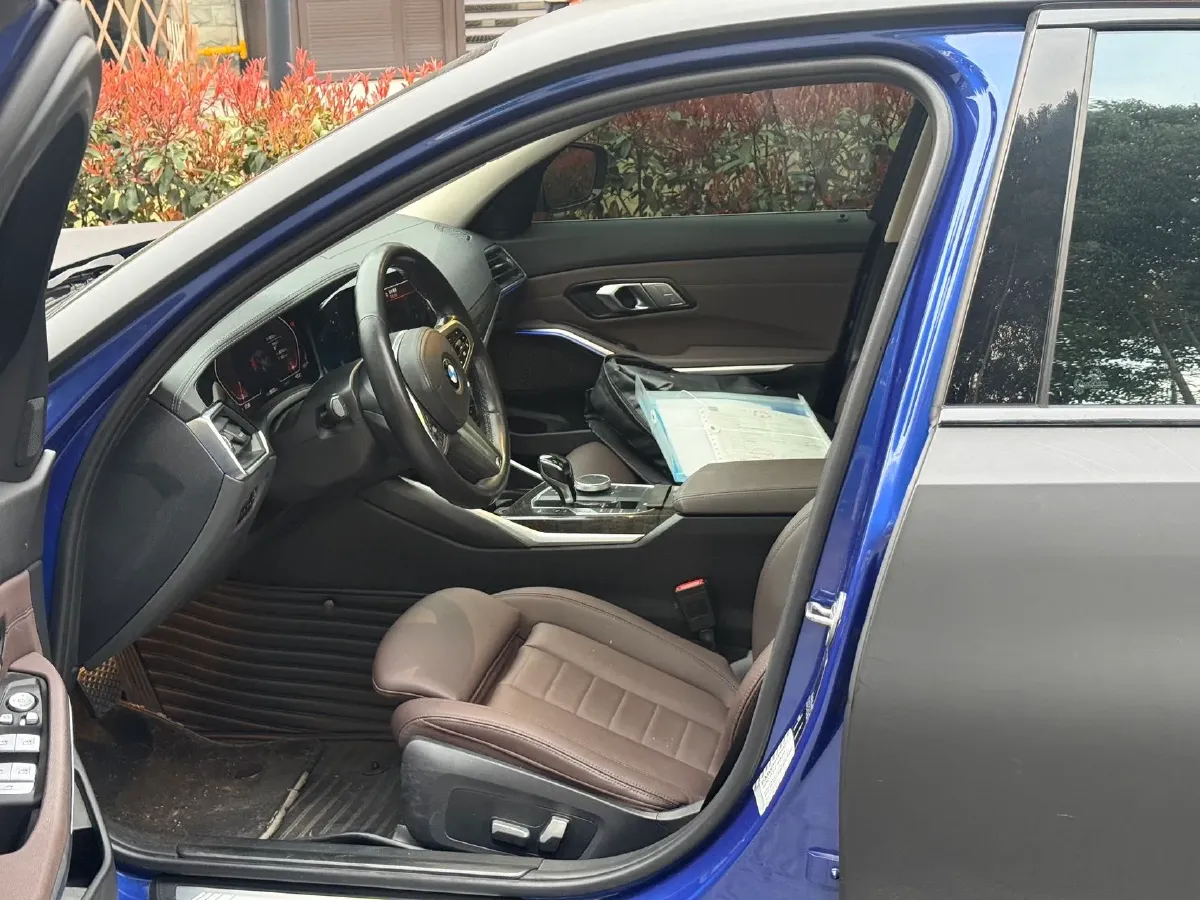 2021 BMW 3 Series 2.0T 184HP L4 8AT,autocango,china used car exporter,china ev exporter,chinese used car exporter,chinese used ev exporter