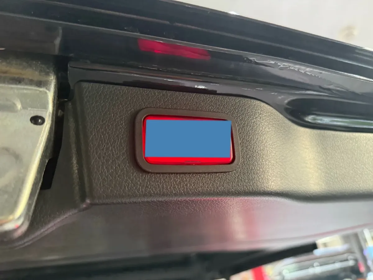 2022 Mercedes-Benz V Class 2.0T 211HP L4 9AT,autocango,china used car exporter,china ev exporter,chinese used car exporter,chinese used ev exporter