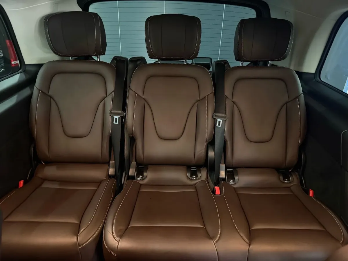 2022 Mercedes-Benz V Class 2.0T 211HP L4 9AT,autocango,china used car exporter,china ev exporter,chinese used car exporter,chinese used ev exporter