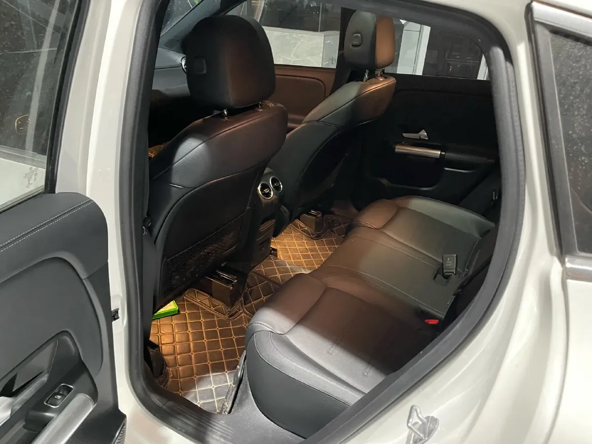 2022 Mercedes-Benz GLA Class 1.3T 136HP L4 7DCT,autocango,china used car exporter,china ev exporter,chinese used car exporter,chinese used ev exporter