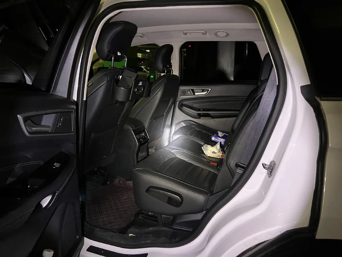 2020 Ford Edge 2.0T 245HP L4 8AT,autocango,china used car exporter,china ev exporter,chinese used car exporter,chinese used ev exporter