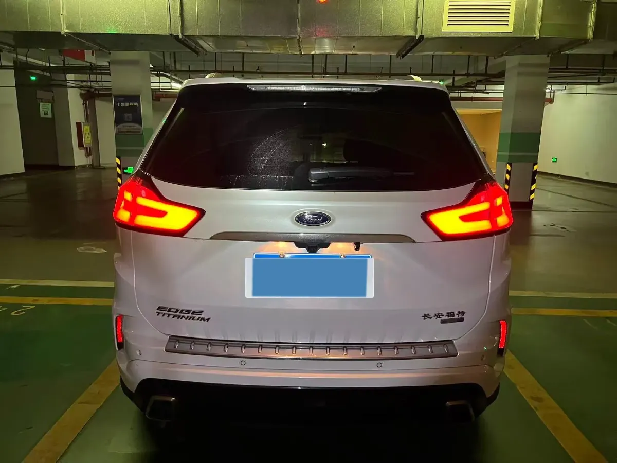 2020 Ford Edge 2.0T 245HP L4 8AT,autocango,china used car exporter,china ev exporter,chinese used car exporter,chinese used ev exporter