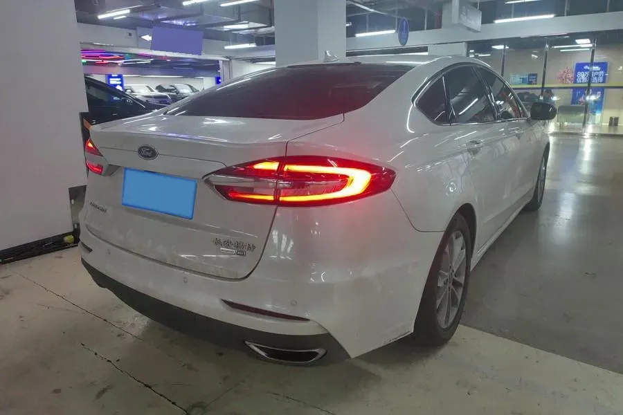 2018 Ford Mondeo 2.0T 204HP L4 6AT,autocango,china used car exporter,china ev exporter,chinese used car exporter,chinese used ev exporter