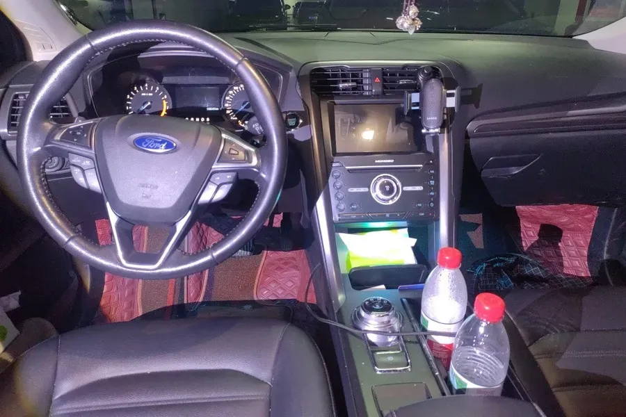 2018 Ford Mondeo 2.0T 204HP L4 6AT,autocango,china used car exporter,china ev exporter,chinese used car exporter,chinese used ev exporter