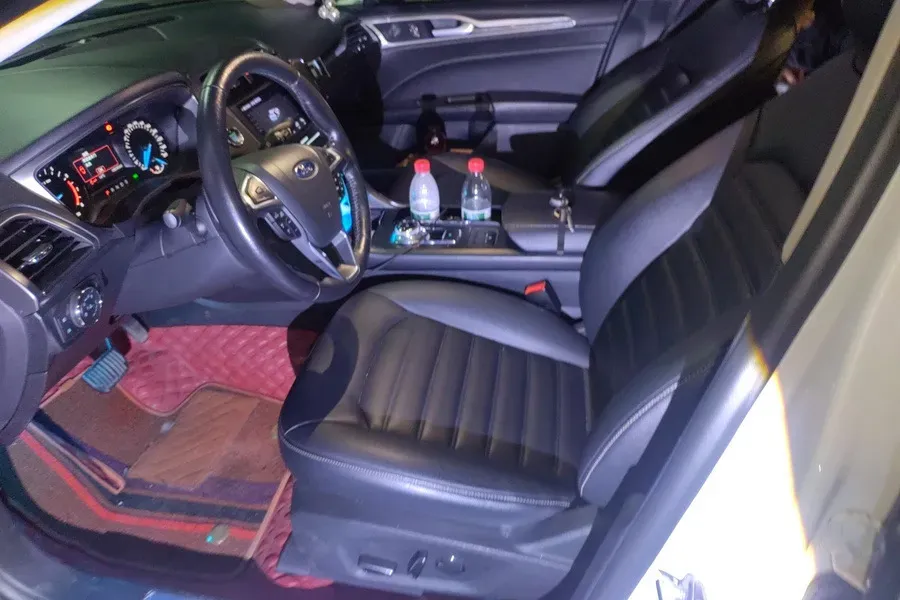 2018 Ford Mondeo 2.0T 204HP L4 6AT,autocango,china used car exporter,china ev exporter,chinese used car exporter,chinese used ev exporter