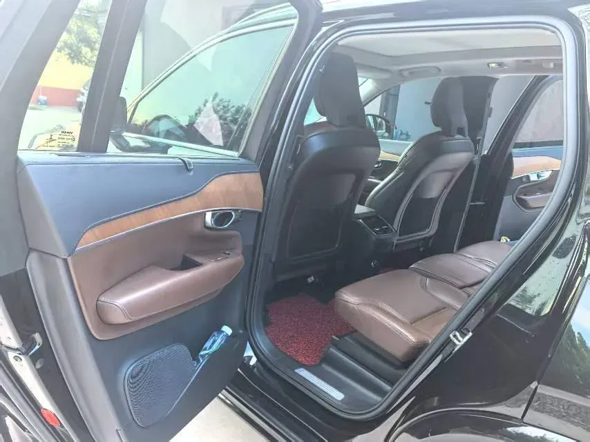 2018 Volvo XC90 2.0T 320HP L4 8AT,autocango,china used car exporter,china ev exporter,chinese used car exporter,chinese used ev exporter