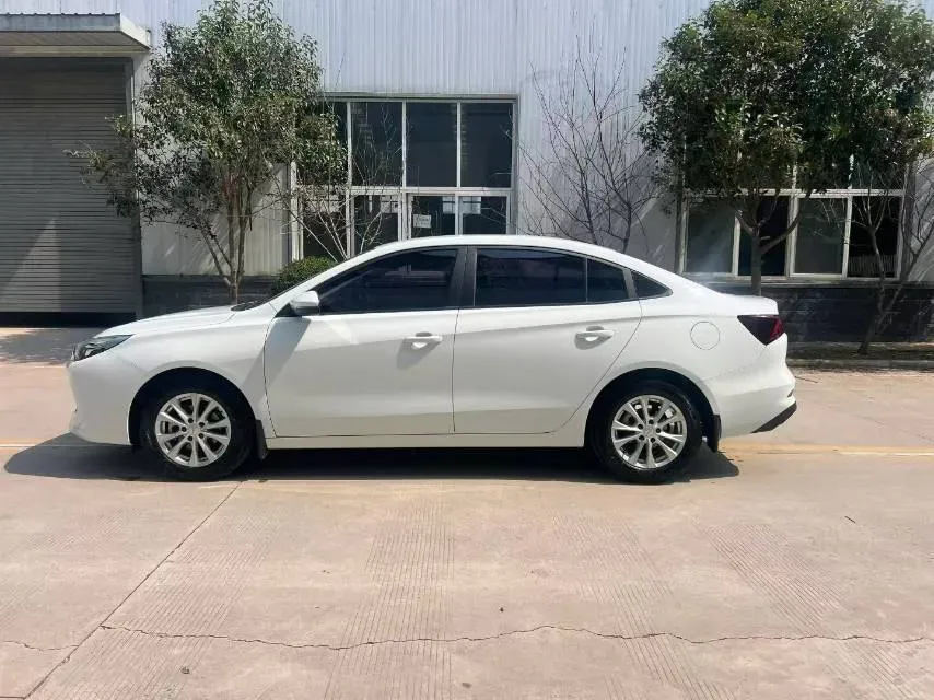 2023 Roewe i5 1.5L 129HP L4 5MT,autocango,china used car exporter,china ev exporter,chinese used car exporter,chinese used ev exporter