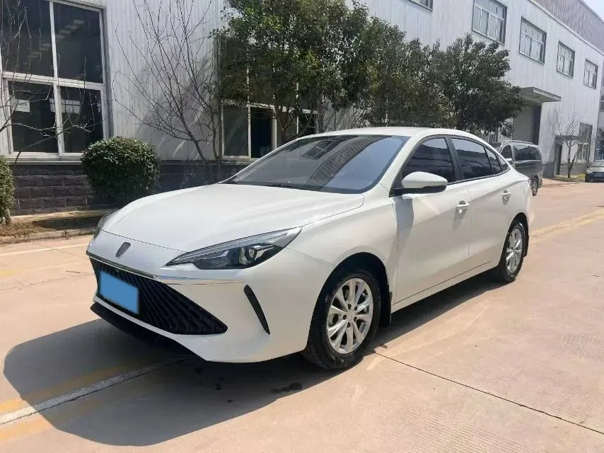 2023 Roewe i5 1.5L 129HP L4 5MT,autocango,china used car exporter,china ev exporter,chinese used car exporter,chinese used ev exporter
