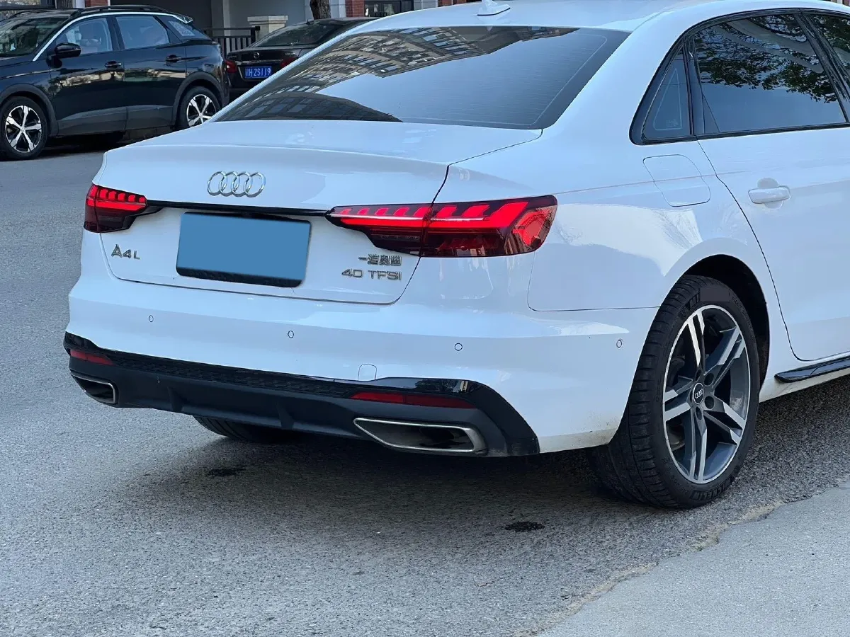 2023 Audi A4L 2.0T 190HP L4 7DCT,autocango,china used car exporter,china ev exporter,chinese used car exporter,chinese used ev exporter