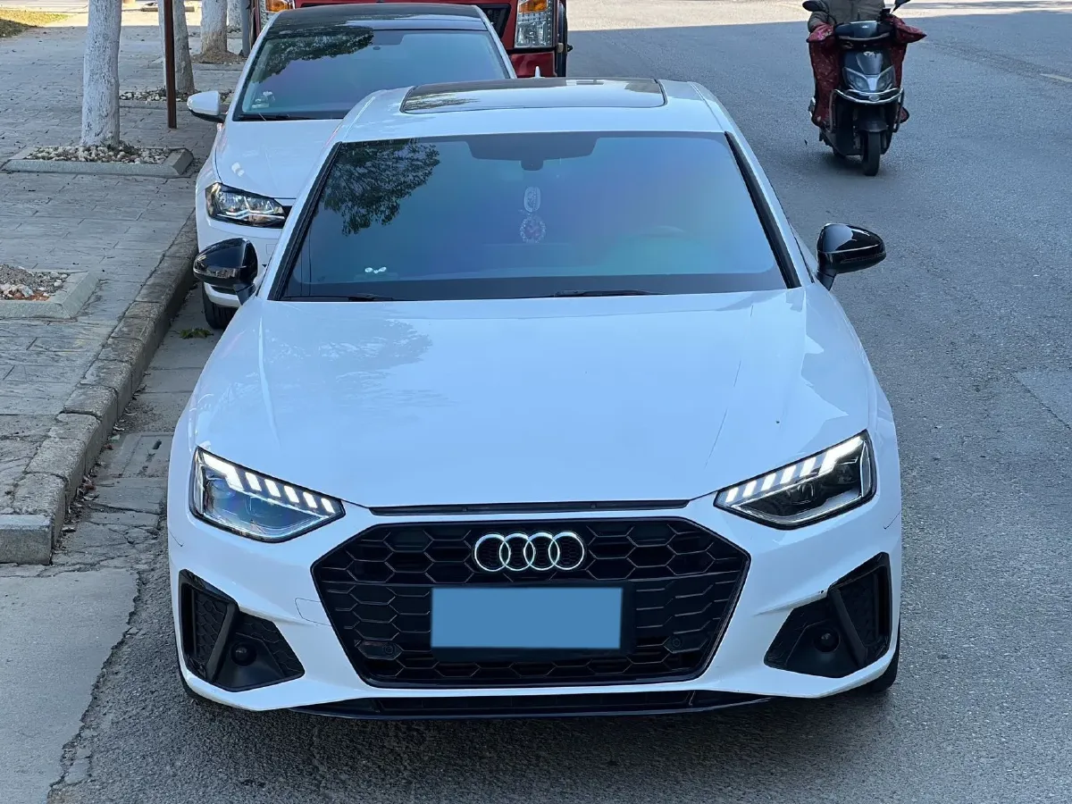 2023 Audi A4L 2.0T 190HP L4 7DCT,autocango,china used car exporter,china ev exporter,chinese used car exporter,chinese used ev exporter