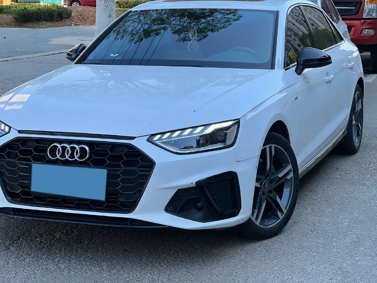 2023 Audi A4L 2.0T 190HP L4 7DCT,autocango,china used car exporter,china ev exporter,chinese used car exporter,chinese used ev exporter