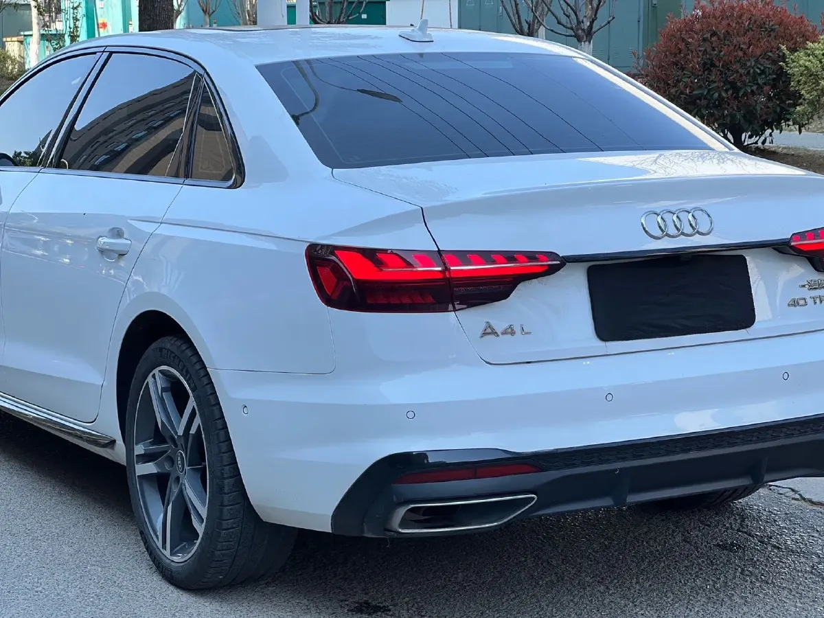 2023 Audi A4L 2.0T 190HP L4 7DCT,autocango,china used car exporter,china ev exporter,chinese used car exporter,chinese used ev exporter