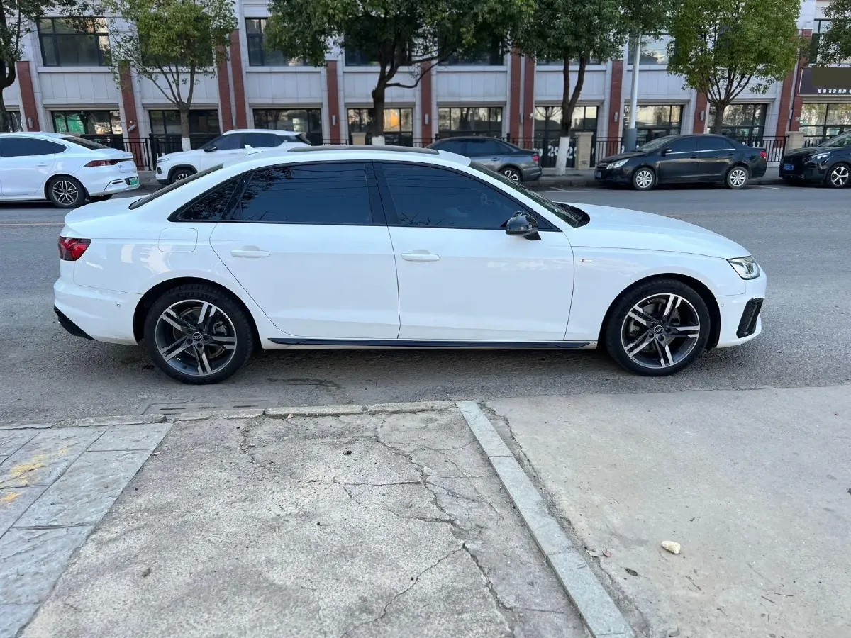 2023 Audi A4L 2.0T 190HP L4 7DCT,autocango,china used car exporter,china ev exporter,chinese used car exporter,chinese used ev exporter