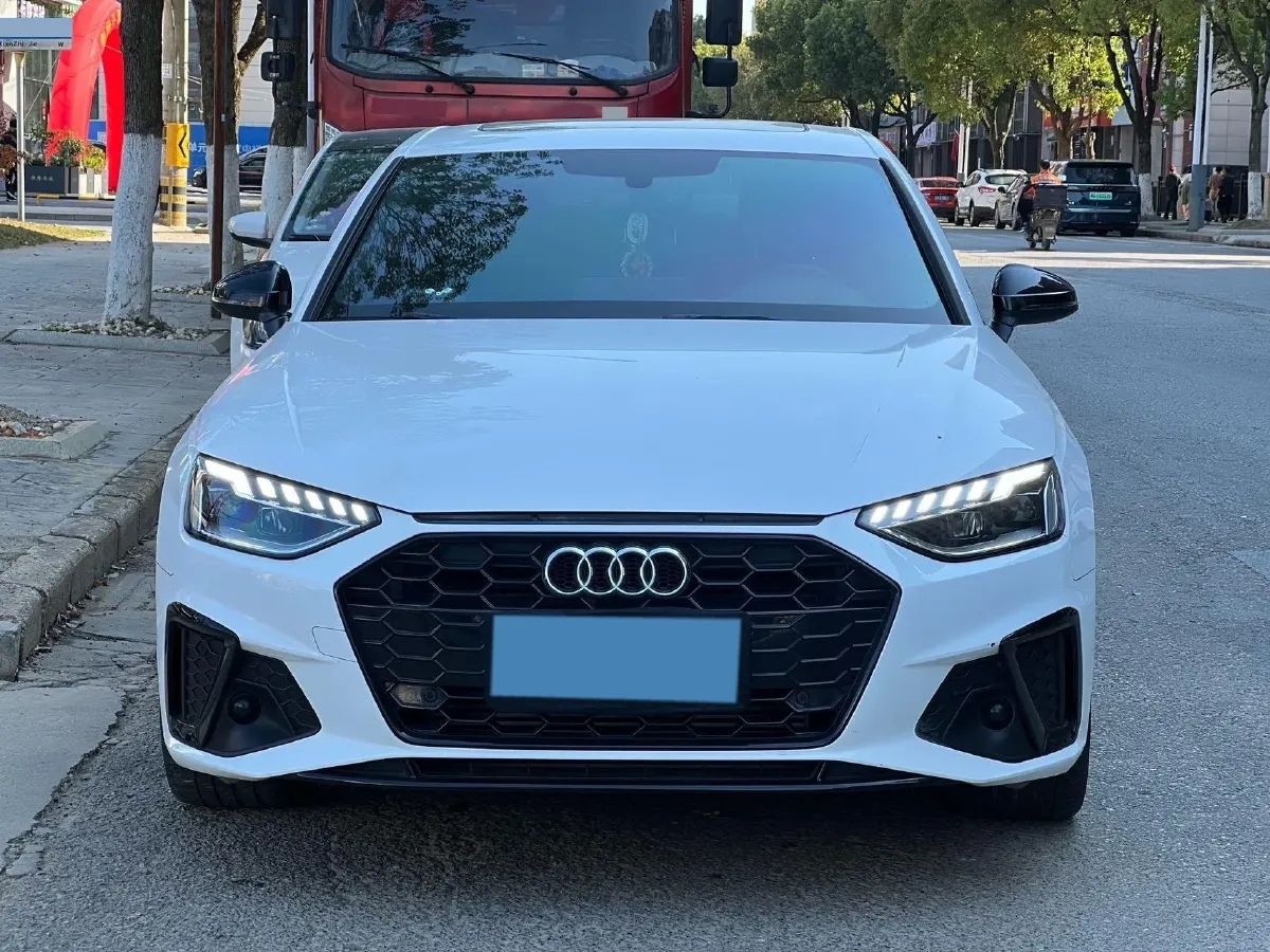 2023 Audi A4L 2.0T 190HP L4 7DCT,autocango,china used car exporter,china ev exporter,chinese used car exporter,chinese used ev exporter