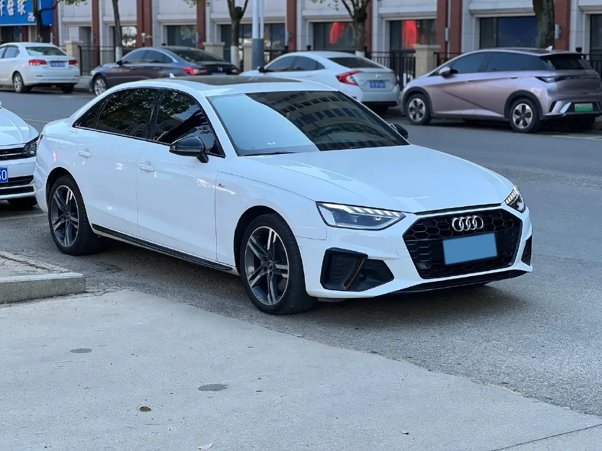 2023 Audi A4L 2.0T 190HP L4 7DCT,autocango,china used car exporter,china ev exporter,chinese used car exporter,chinese used ev exporter
