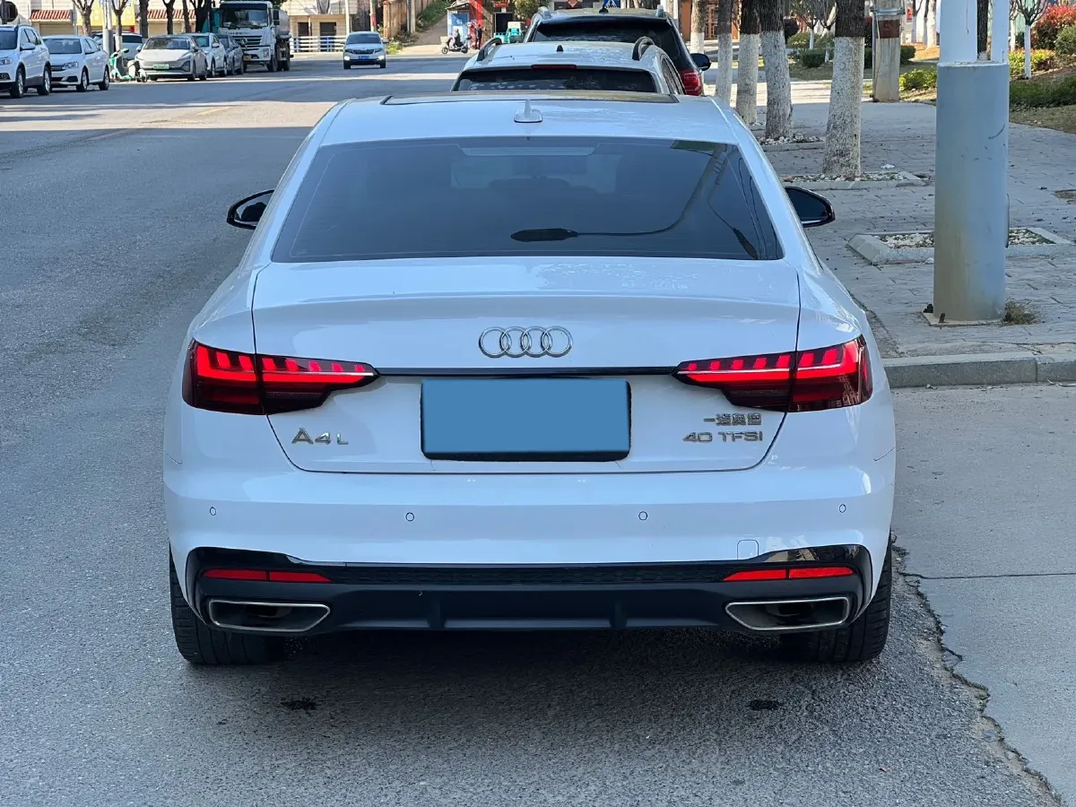 2023 Audi A4L 2.0T 190HP L4 7DCT,autocango,china used car exporter,china ev exporter,chinese used car exporter,chinese used ev exporter