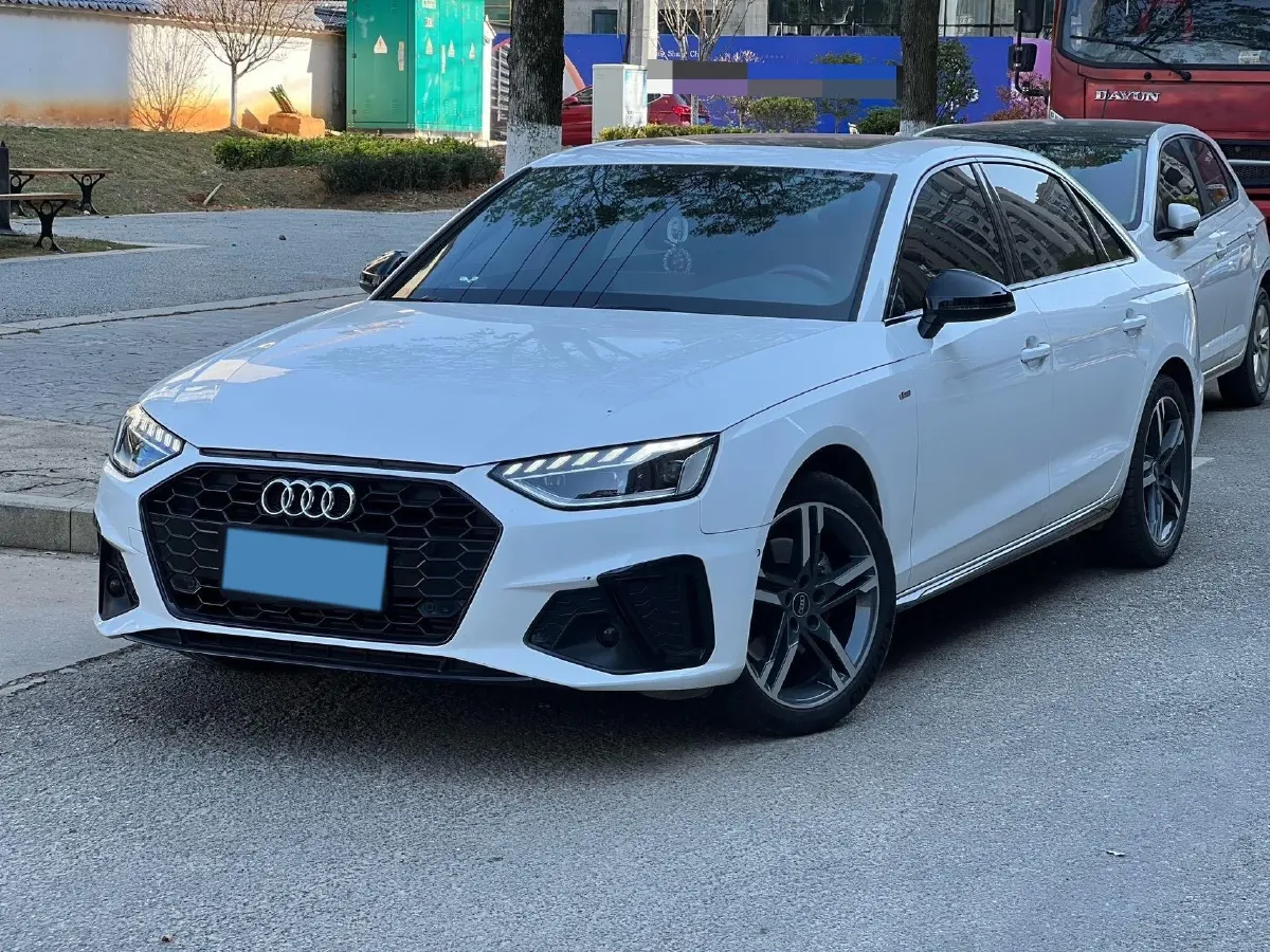 2023 Audi A4L 2.0T 190HP L4 7DCT,autocango,china used car exporter,china ev exporter,chinese used car exporter,chinese used ev exporter