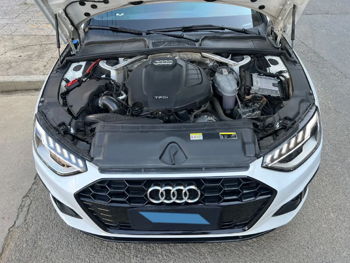 2023 Audi A4L 2.0T 190HP L4 7DCT,autocango,china used car exporter,china ev exporter,chinese used car exporter,chinese used ev exporter