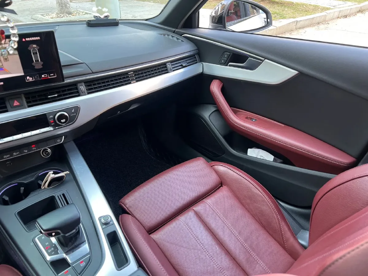 2023 Audi A4L 2.0T 190HP L4 7DCT,autocango,china used car exporter,china ev exporter,chinese used car exporter,chinese used ev exporter