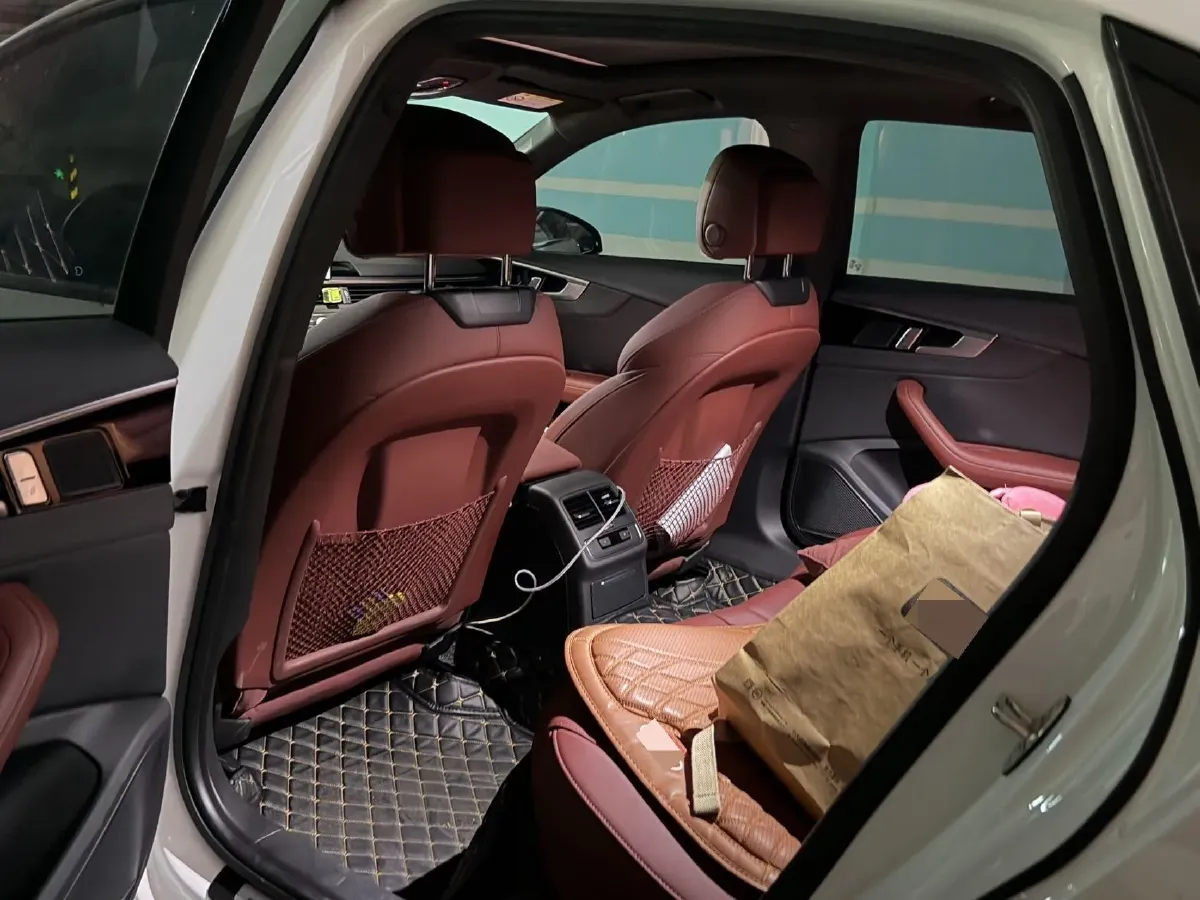 2024 Audi A4L 2.0T 190HP L4 7DCT,autocango,china used car exporter,china ev exporter,chinese used car exporter,chinese used ev exporter