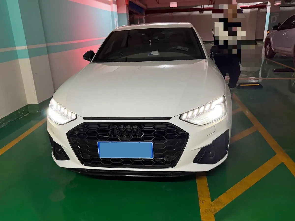 2024 Audi A4L 2.0T 190HP L4 7DCT,autocango,china used car exporter,china ev exporter,chinese used car exporter,chinese used ev exporter