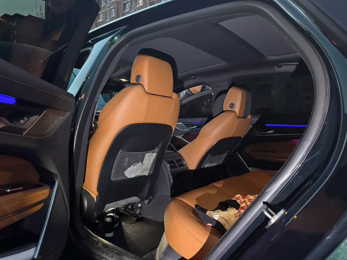 2023 Jaguar XFL 2.0T 250HP L4 8AT,autocango,china used car exporter,china ev exporter,chinese used car exporter,chinese used ev exporter