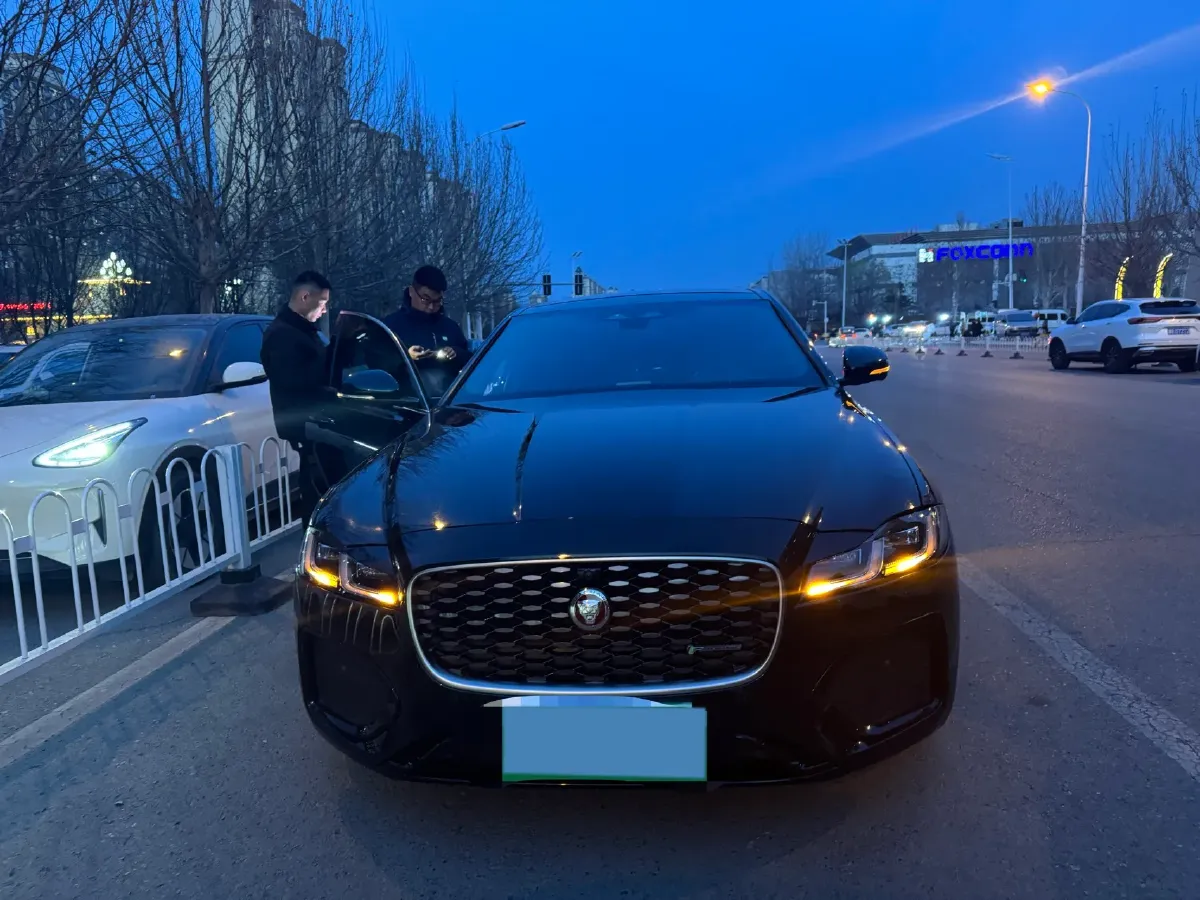 2023 Jaguar XFL 2.0T 250HP L4 8AT,autocango,china used car exporter,china ev exporter,chinese used car exporter,chinese used ev exporter