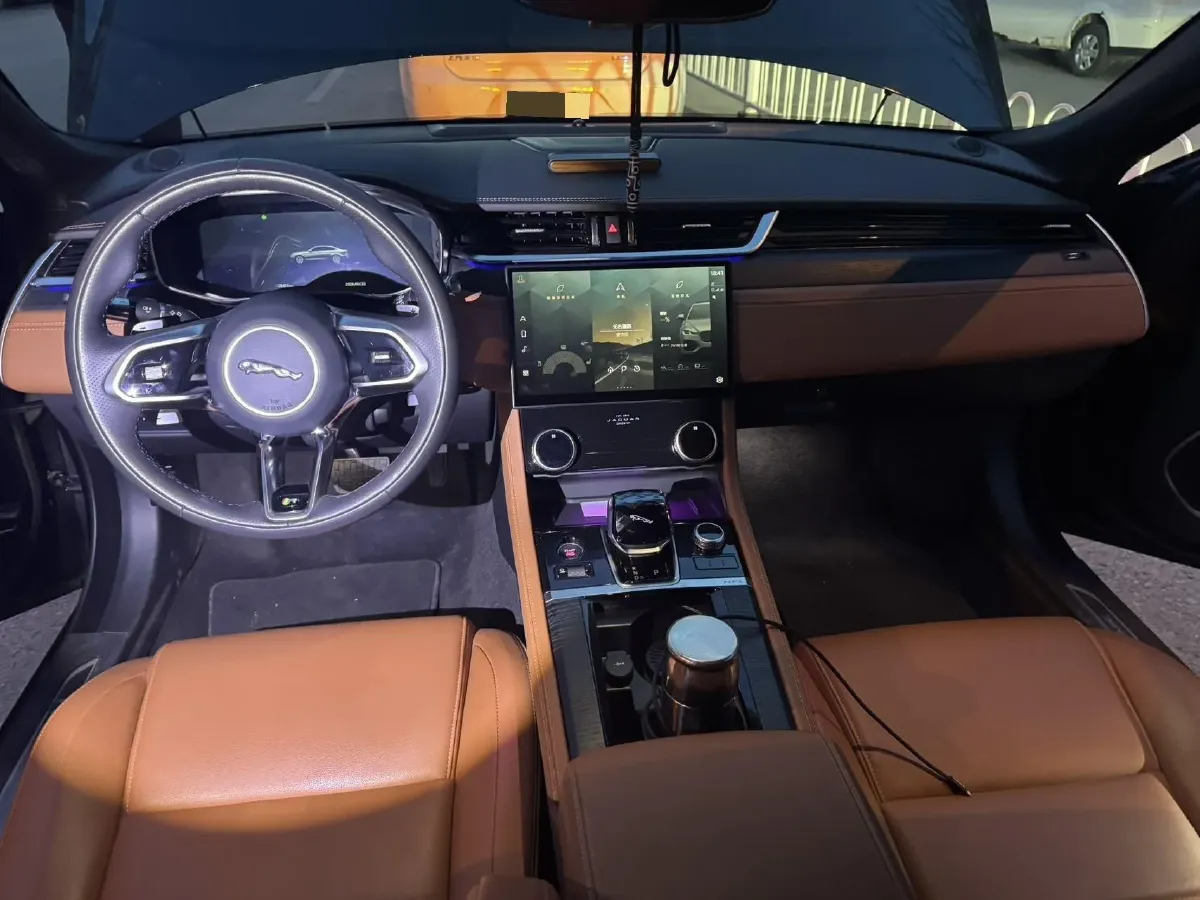 2023 Jaguar XFL 2.0T 250HP L4 8AT,autocango,china used car exporter,china ev exporter,chinese used car exporter,chinese used ev exporter