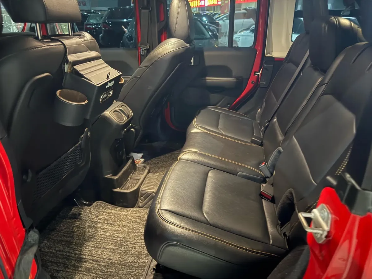 2024 Jeep Wrangler 2.0T 266HP L4 8AT,autocango,china used car exporter,china ev exporter,chinese used car exporter,chinese used ev exporter