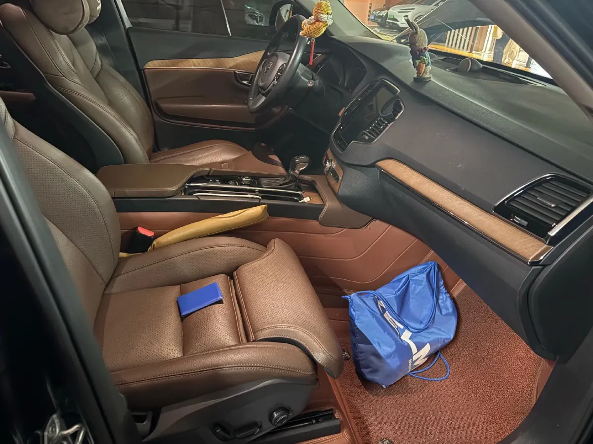 2020 Volvo XC90 2.0T 310HP L4 8AT,autocango,china used car exporter,china ev exporter,chinese used car exporter,chinese used ev exporter