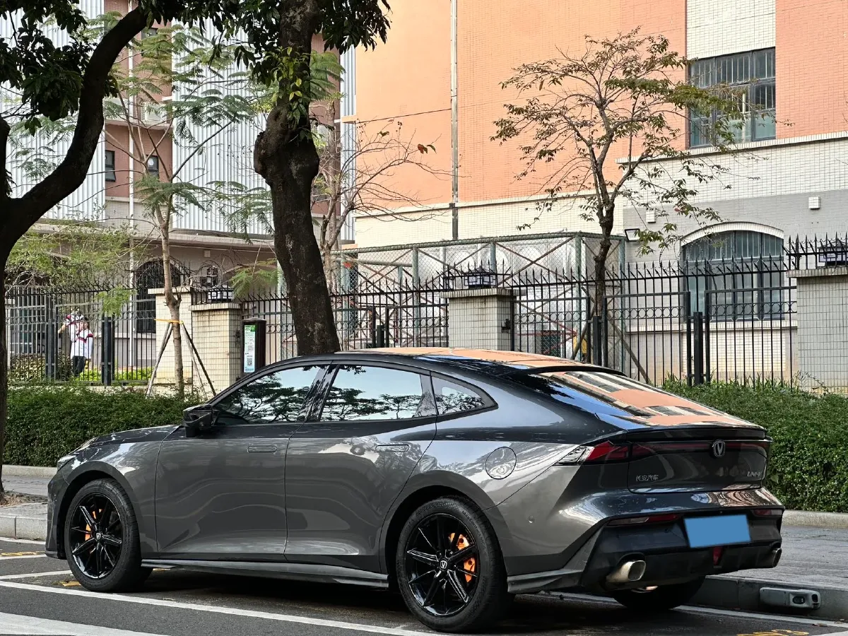 2022 ChangAn UNI-V 1.5T 188HP L4 7DCT,autocango,china used car exporter,china ev exporter,chinese used car exporter,chinese used ev exporter