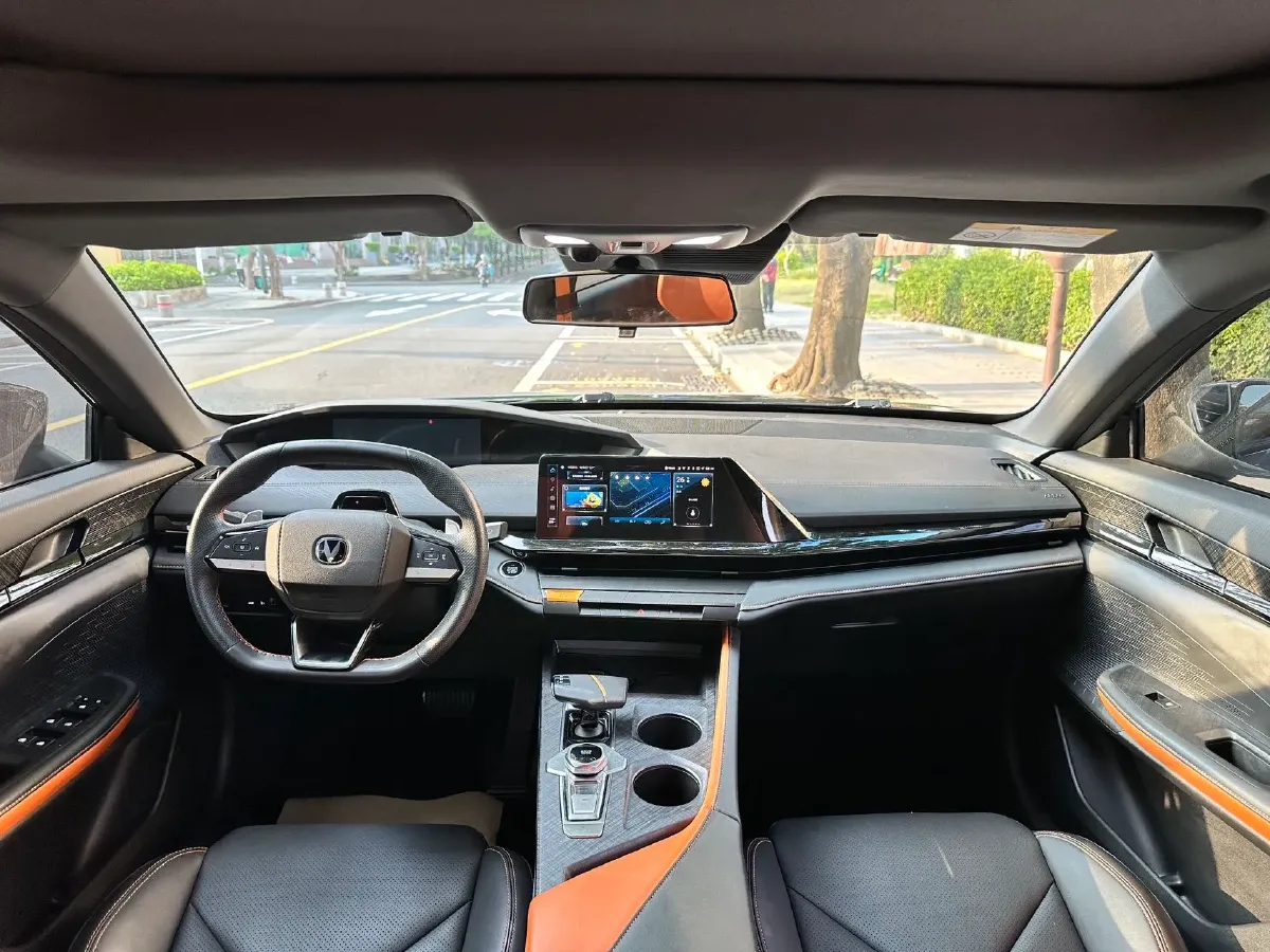 2022 ChangAn UNI-V 1.5T 188HP L4 7DCT,autocango,china used car exporter,china ev exporter,chinese used car exporter,chinese used ev exporter