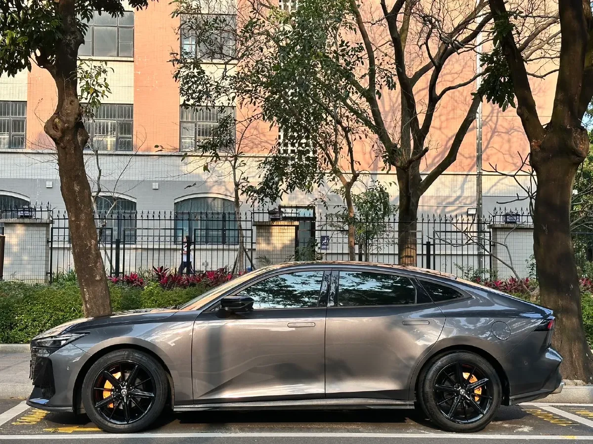 2022 ChangAn UNI-V 1.5T 188HP L4 7DCT,autocango,china used car exporter,china ev exporter,chinese used car exporter,chinese used ev exporter