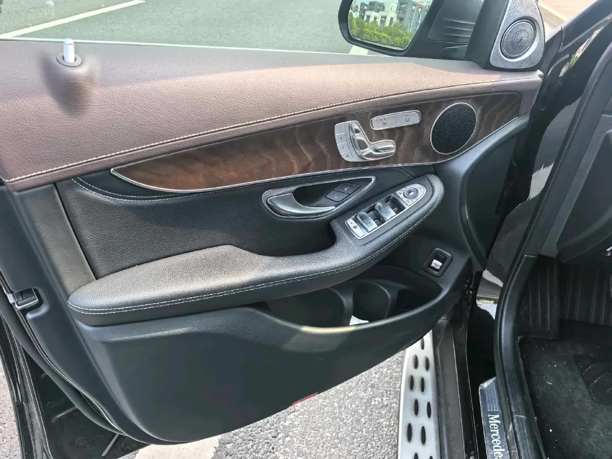 2020 Mercedes-Benz GLC Class 2.0T 258HP L4 9AT,autocango,china used car exporter,china ev exporter,chinese used car exporter,chinese used ev exporter