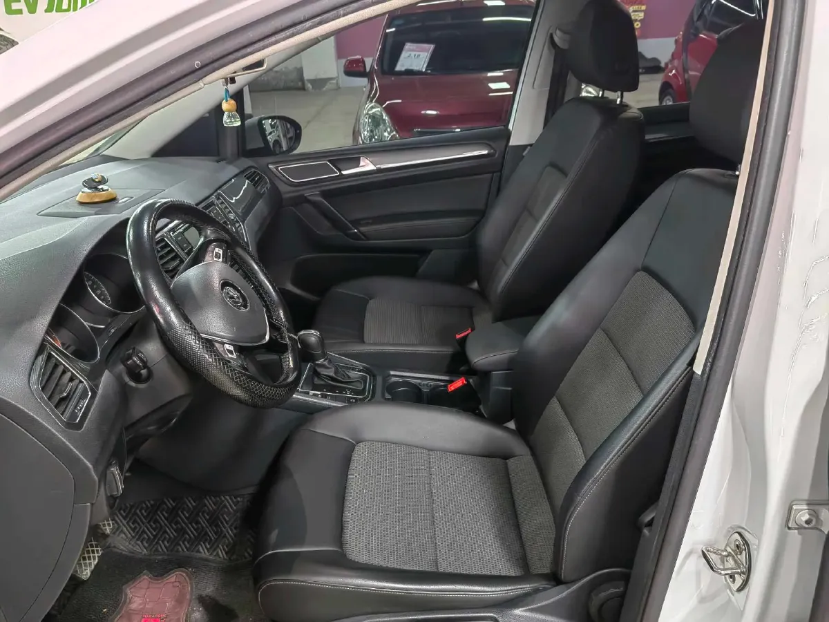 2018 Volkswagen Golf Sportsvan 1.4T 131HP L4 7DCT,autocango,china used car exporter,china ev exporter,chinese used car exporter,chinese used ev exporter