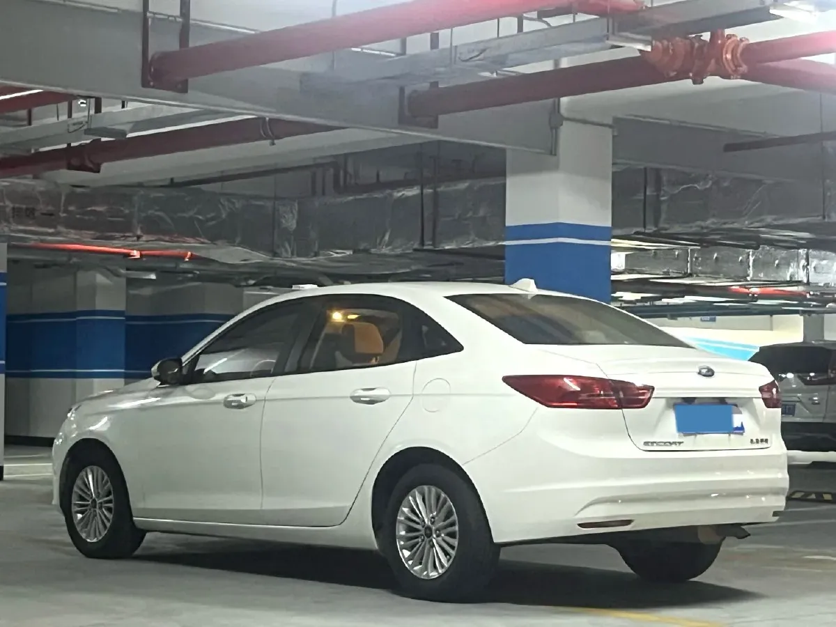 2017 Ford Escort 1.5L 113HP L4 6AT,autocango,china used car exporter,china ev exporter,chinese used car exporter,chinese used ev exporter