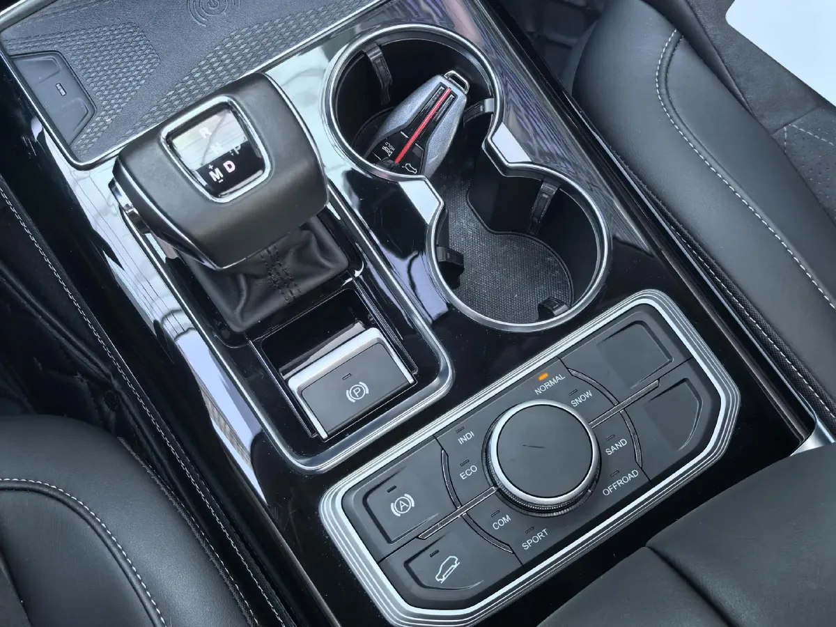 2022 HongQi HS7 3.0T 337HP V6 8AT,autocango,china used car exporter,china ev exporter,chinese used car exporter,chinese used ev exporter