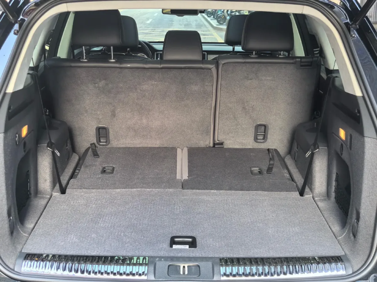 2022 HongQi HS7 3.0T 337HP V6 8AT,autocango,china used car exporter,china ev exporter,chinese used car exporter,chinese used ev exporter