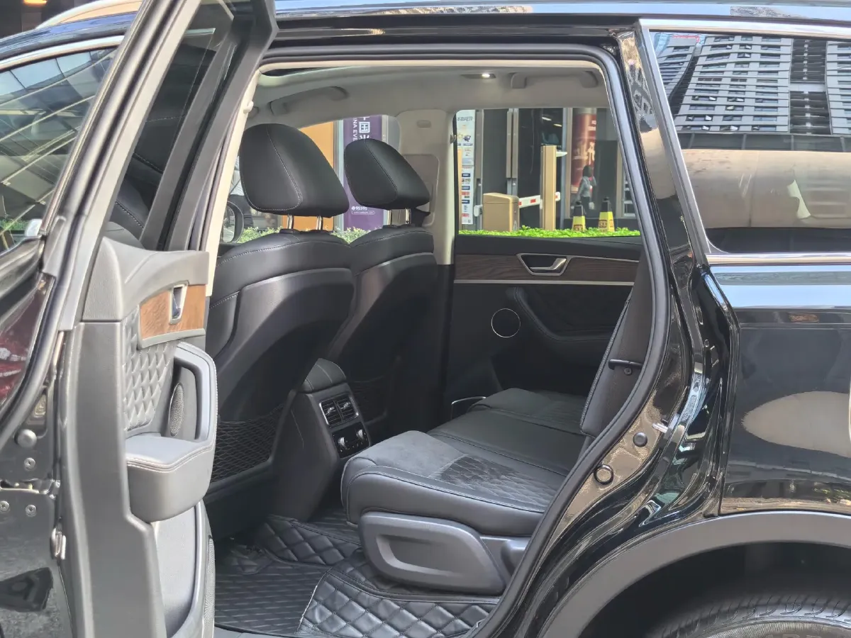 2022 HongQi HS7 3.0T 337HP V6 8AT,autocango,china used car exporter,china ev exporter,chinese used car exporter,chinese used ev exporter