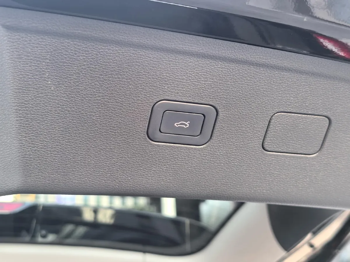 2022 HongQi HS7 3.0T 337HP V6 8AT,autocango,china used car exporter,china ev exporter,chinese used car exporter,chinese used ev exporter