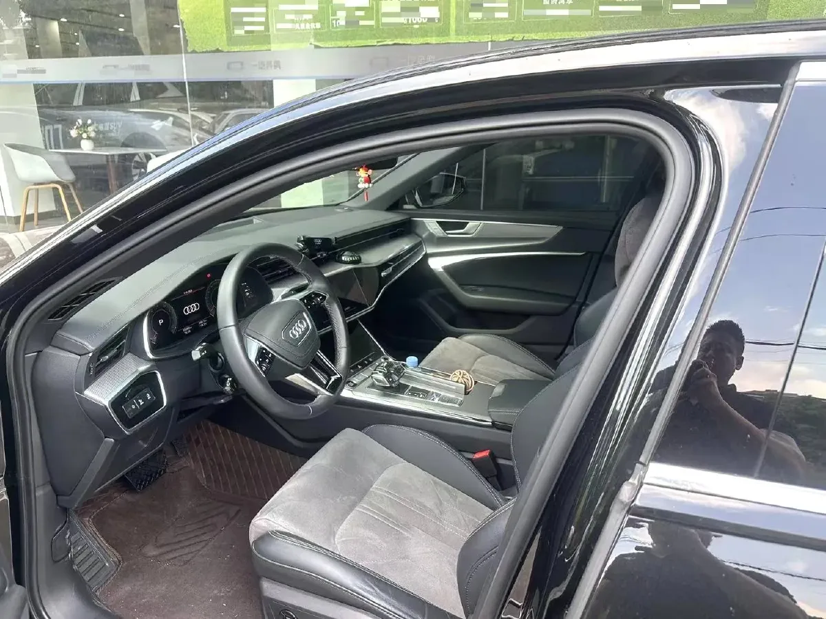 2023 Audi A6L 2.0T 190HP L4 7DCT,autocango,china used car exporter,china ev exporter,chinese used car exporter,chinese used ev exporter